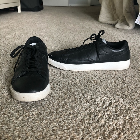 Nike Women’s Blazer Low Le sneaker size 9.5 - Picture 4 of 5
